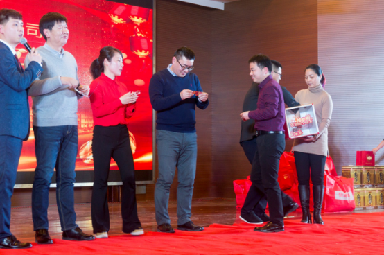 B—sports必一電子2018企業(yè)年會